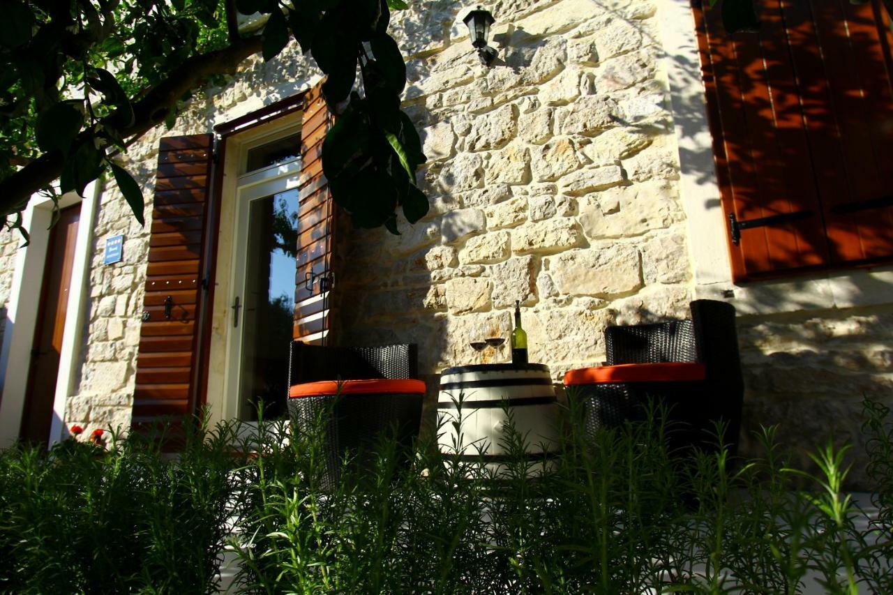 Old House Apartment Sveti Filip i Jakov Exterior photo